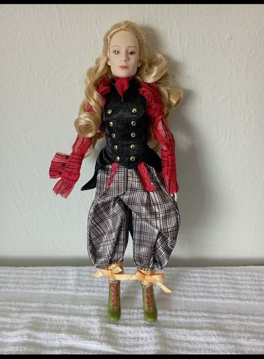 Through the looking glass Alice doll