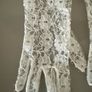 Formal lace girls gloves wedding/ communion Image 2