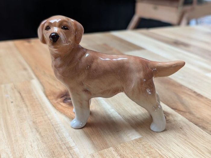 Beswick golden Retriever figurine