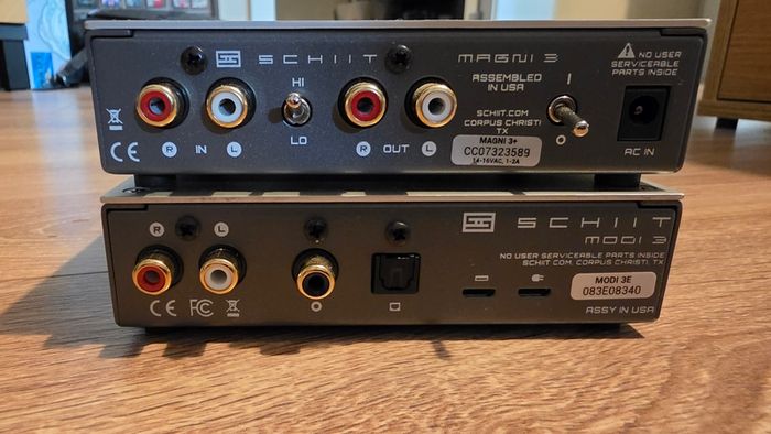 Schiit Modi 3E DAC + Magni 3+ Headphone Amp Stack (with Schiit Straight Wire RCA cable) - Silver