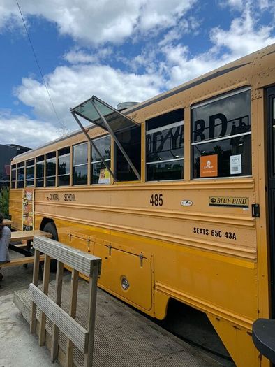 Fully Equipped American School Bus  Static Food/B
