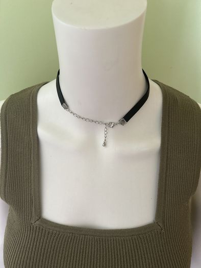 Black choker necklace
