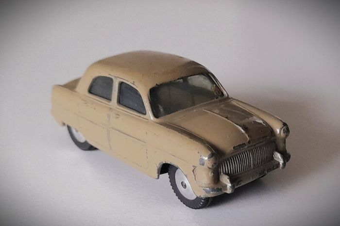 Diecast Vintage Corgi Toys Ford Consul Mk1 - Good Original Condition/No Box