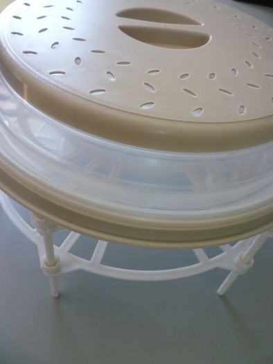 Microwave Plate Stacker & Collapsible Cover. Heat Up To 3 Dinners At Once. Excellent Condition. All fold flat for easy storage