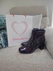 Ladies boots