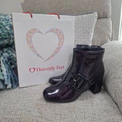 Ladies boots