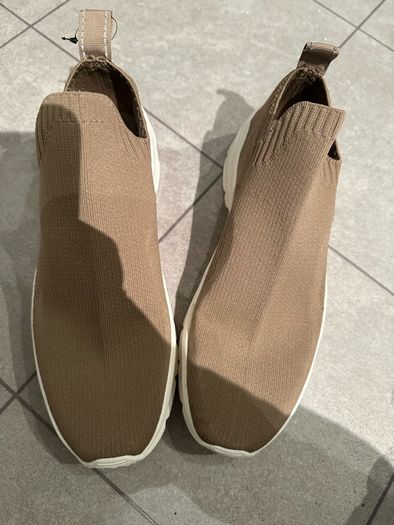 Womens slip on  shoes