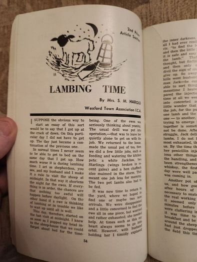 The Irish Countrywoman Official Year Book 1963-1964. Bantrace Na Tuata. Paperback In Good Condition.