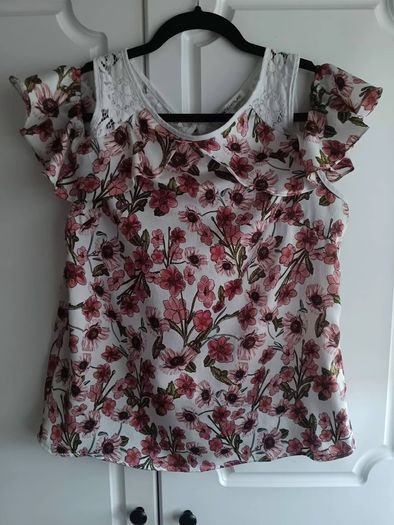 Cold Shoulder Top with white lace