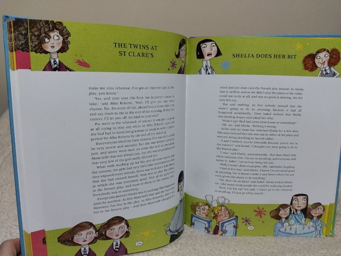 Enid Blyton,s Classic, The Twins At St Clare,s   Large Hardback Book