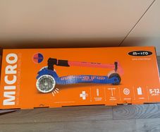 New - unopened - Maxi Micro Scooter -  Foldable LED: Navy/Orange
