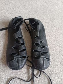 Irish dancing pomps size 13.5 junior