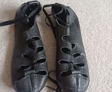 Irish dancing pomps size 13.5 junior
