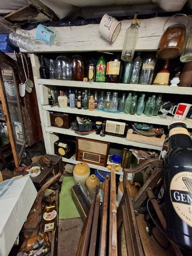 Antique valve radio's PRICE IS FOR 1 ONLY