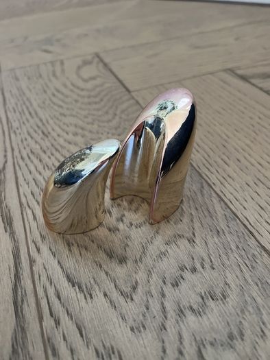 salt and pepper shaker