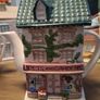 4 collectible teapots Image 4