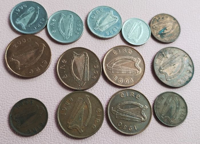 13 Irish Coins (26059)