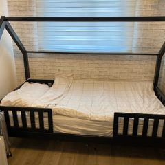 Single kids bed