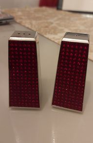 salt n pepper shakers