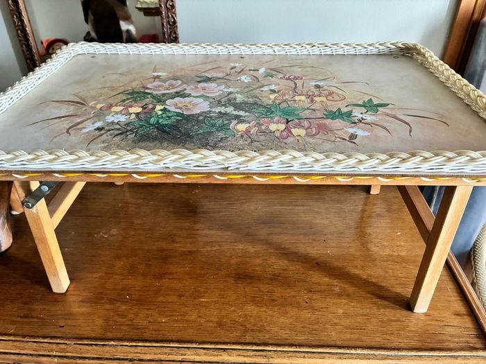 Vintage Royal Melamine and wicker breakfast or lap tray with folding legs