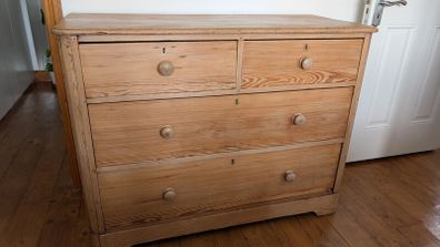 Antique pine chest of drawers