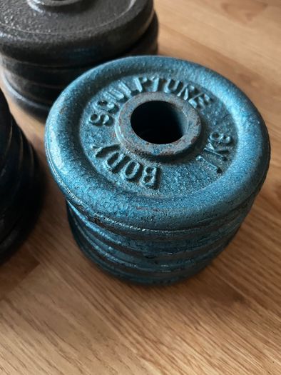 2x 9kg cast iron dumbbells