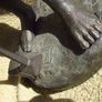 An antique bronze Japanese sculpture (Meiji era) - a finely made sculpture of a Japanese peasant with smoking pipe & hoe (late 19th century) Image 6