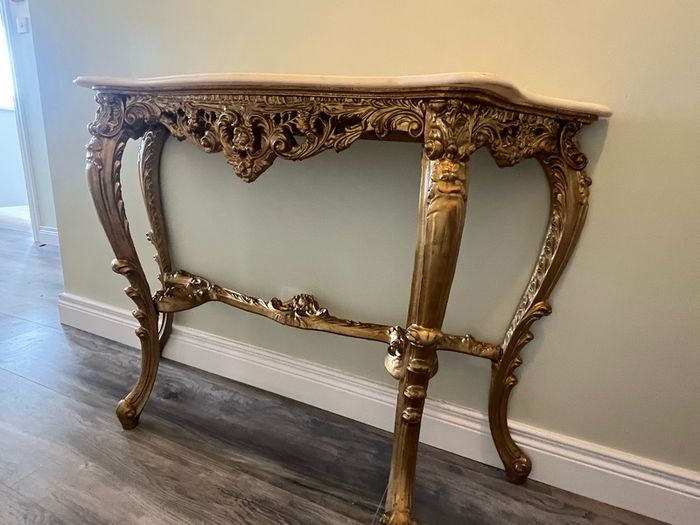 mirror and hall table