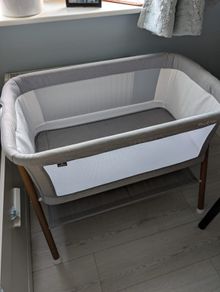 Freestanding Baby Crib with Shelf (Like New Condition)