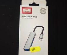 Earldom HUB10, a compact 3-in-1 USB-C to USB 3.0 adapter and multi-port hub.