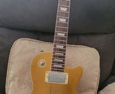 Unbranded Gold Top guitar