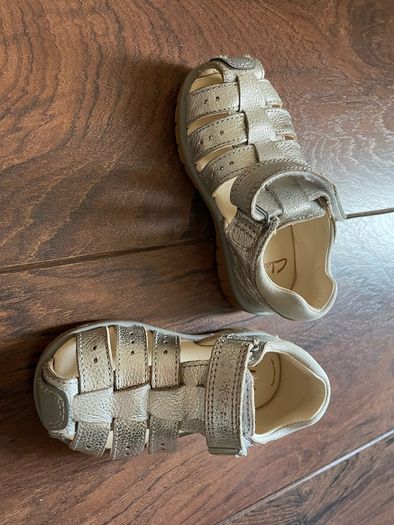 Girls sandals Clarks uk6