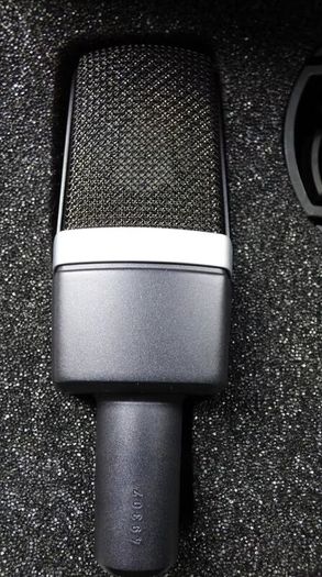 AKG c214 microphone