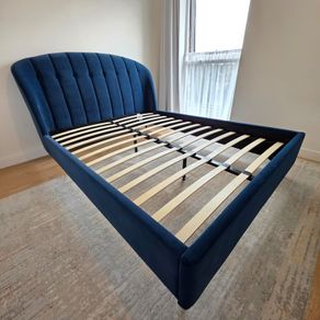 King size bed