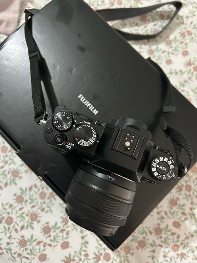 FUJIFILM X-T50 + 15-45 lens kit + accessories