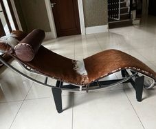 Cowhide Chaise Longue / Recliner