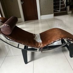 Cowhide Chaise Longue / Recliner