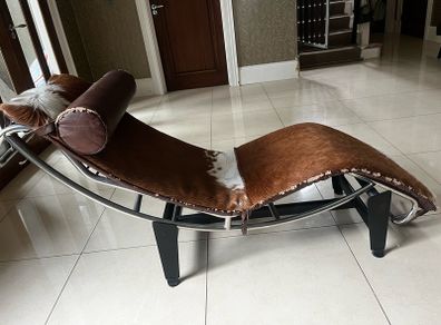 Cowhide Chaise Longue / Recliner