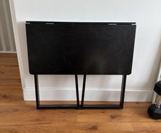Foldable desk