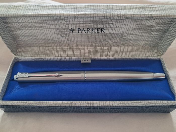 Vintage Classic Parker 45 Flighter fountain pen