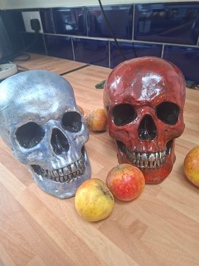2 large Skull Ornaments