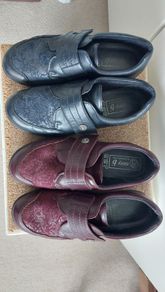 2 pairs of ladies 'easy b' shoes size 40