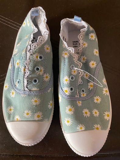 BNWT Girls runners