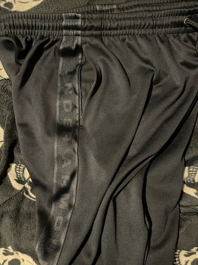 Under Armour Bottoms size large