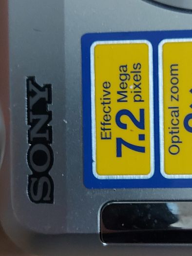 Sony Cyber-Shot Model DSC-S650, 7.2 Megapixels, Takes 2 x AA Baterys, in excellent working and cosmetic condition