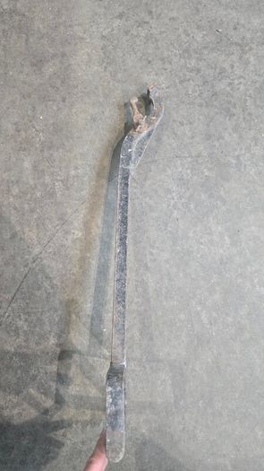 Manhole cover key