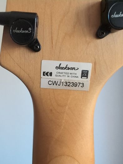 Jackson JS Series Dinky Arch Top JS22-7 7-string