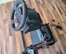 Logitech G G29 SE Driving Force Racing Wheel, pedals and wheel stand
