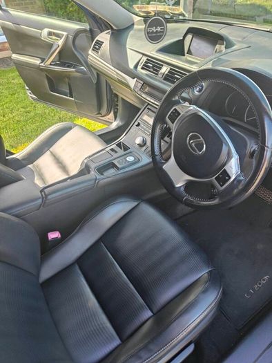 Lexus CT200H