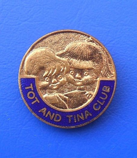 TOT AND TINA CLUB (children's magazine club) - membership badge (c.1965)